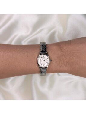 Vintage Seiko Silver Tone Watch Minimalist Classic 90s Stretch Band Small Case